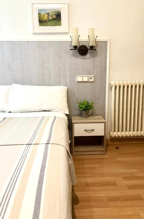 Hostal Escartin Sabiñánigo Екстериор снимка